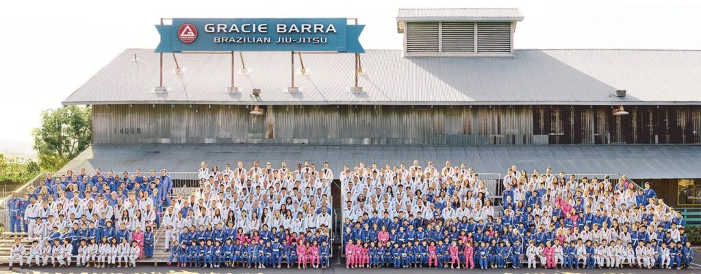 Gracie Barra students and instructors together for a group photo